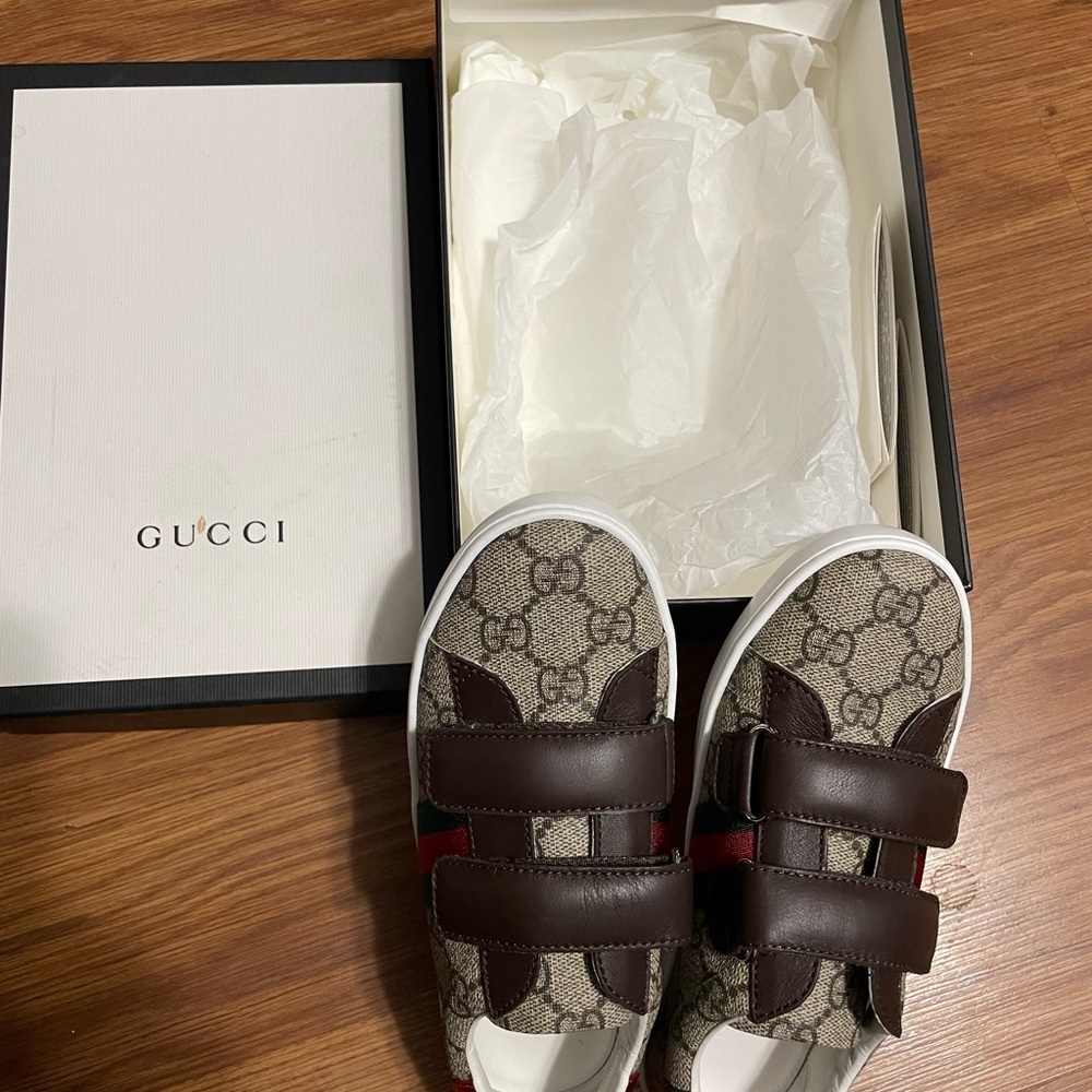 GUCCI - Picture 3 of 4